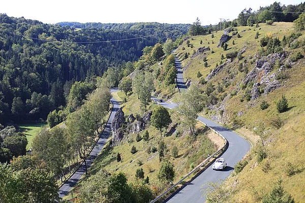 Wacholderhänge an der Straße nach Wallersberg