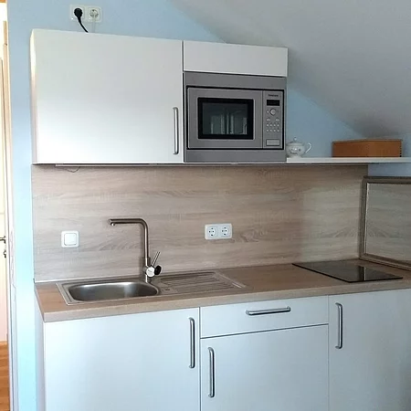 Küchenzeile im kleinen Appartement